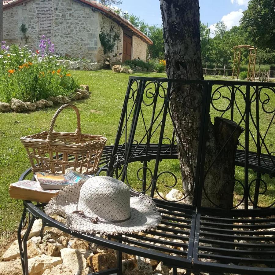 Lpc Dordogne Holidays - Le Petit Coin Lussas-et-Nontronneau Exterior foto